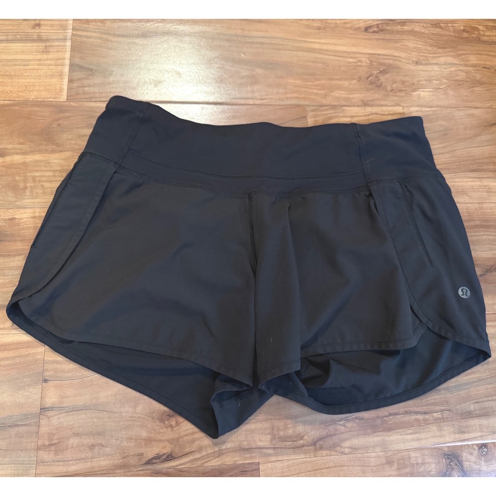 Lululemon Hotty Hot Short 2.5 Black Mid Rise Running Shorts Size 6 Athletic
